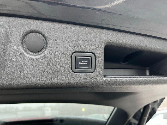 used 2022 Chevrolet Equinox car, priced at $25,989