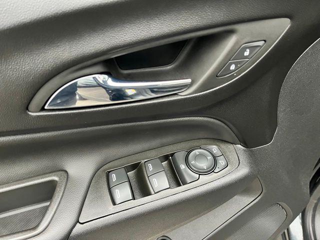used 2022 Chevrolet Equinox car, priced at $25,989