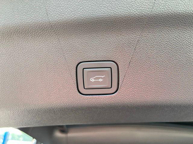 new 2025 Chevrolet Suburban car, priced at $72,020
