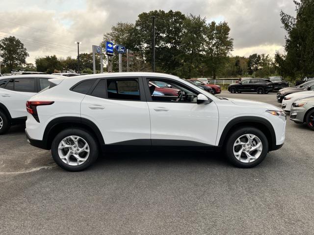 new 2025 Chevrolet Trax car, priced at $22,490