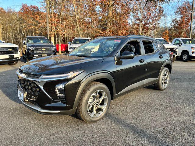 new 2025 Chevrolet Trax car, priced at $24,490