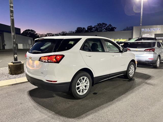 new 2024 Chevrolet Equinox car, priced at $27,345