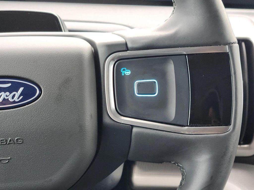 used 2025 Ford Expedition car, priced at $68,978