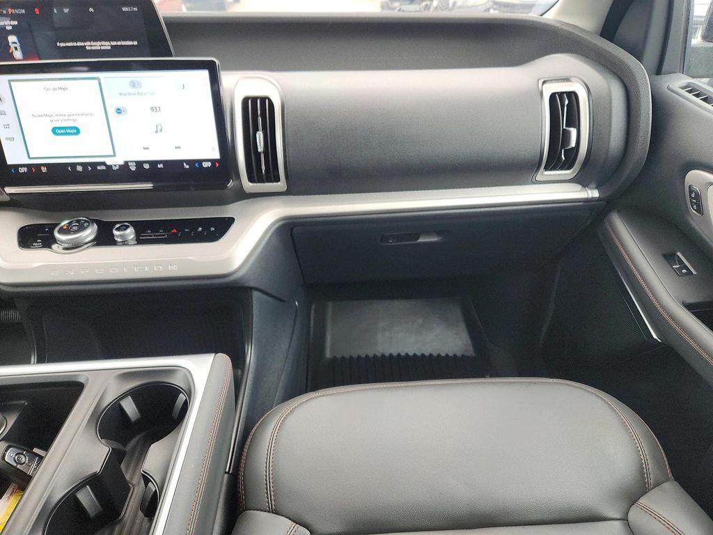 used 2025 Ford Expedition car, priced at $68,978