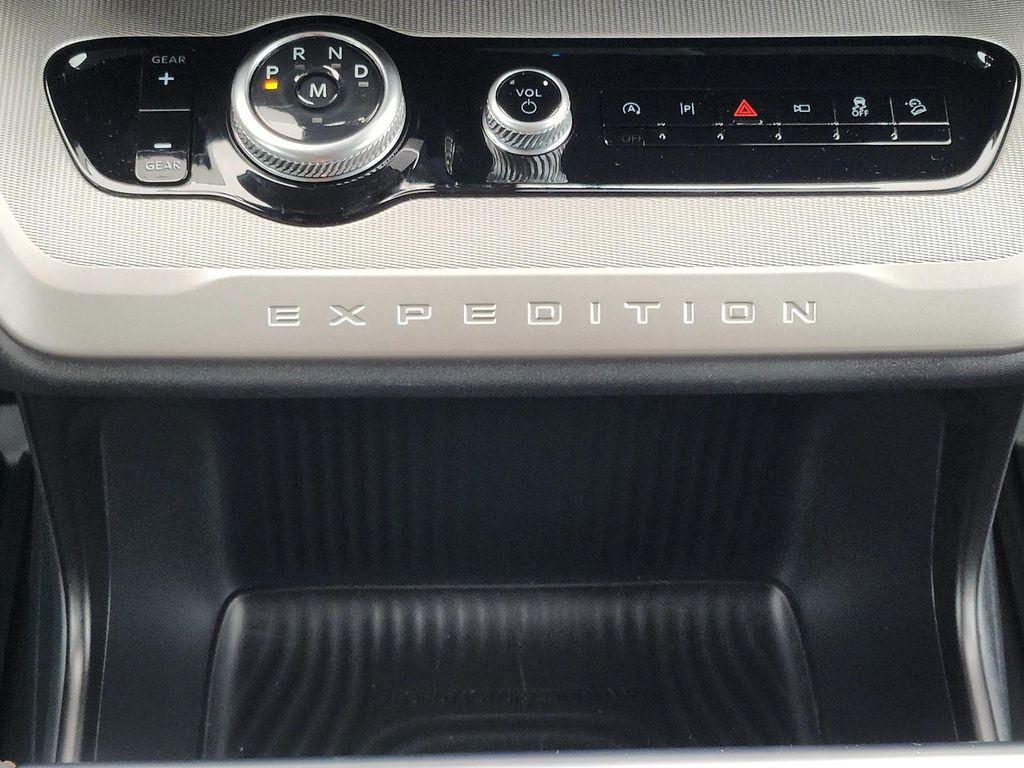 used 2025 Ford Expedition car, priced at $68,978