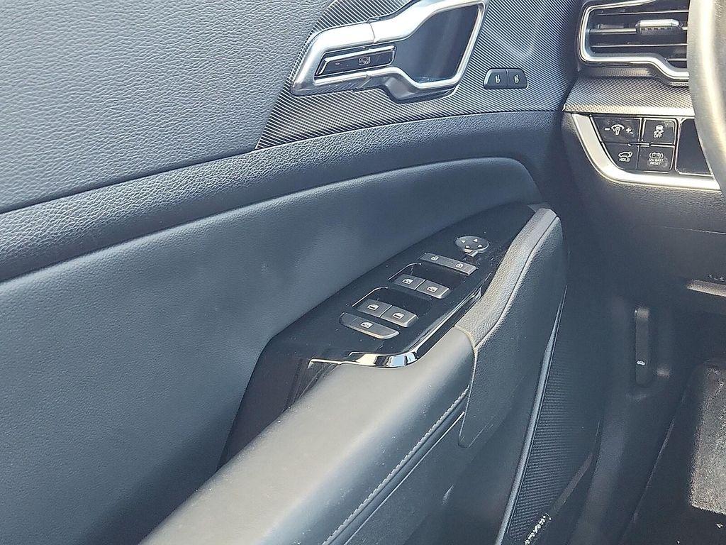 used 2023 Kia Sportage Hybrid car, priced at $29,978