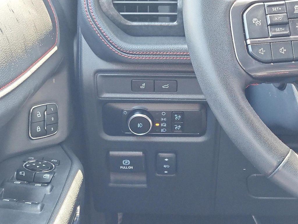 used 2024 Ford Expedition car, priced at $61,978