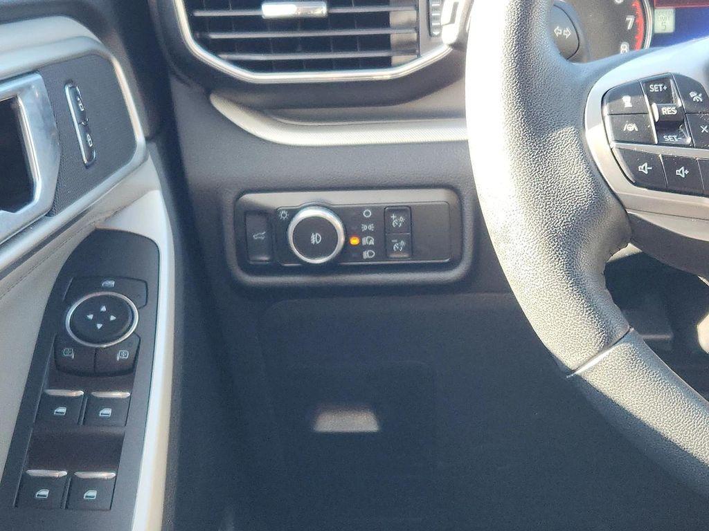 used 2023 Ford Explorer car, priced at $35,978