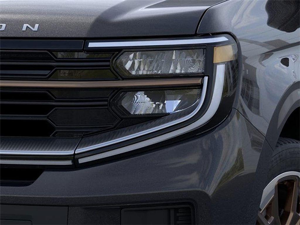 new 2025 Ford Expedition car, priced at $84,053