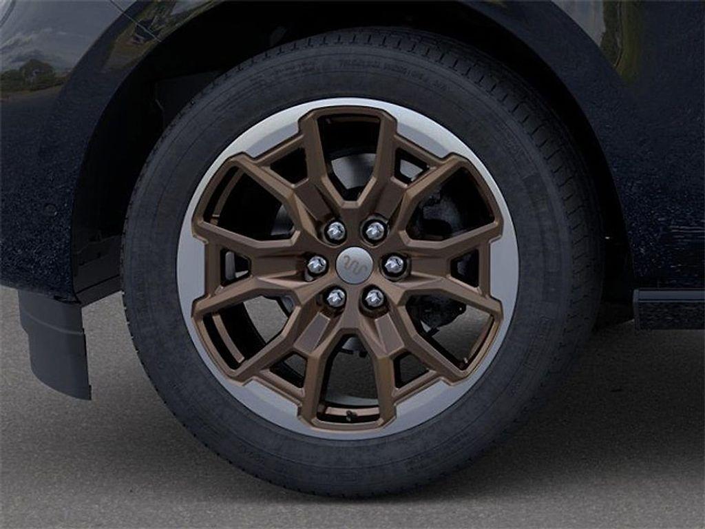 new 2025 Ford Expedition car, priced at $84,053