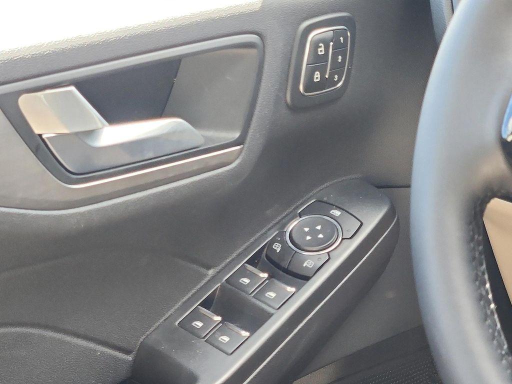used 2022 Ford Escape car, priced at $24,978