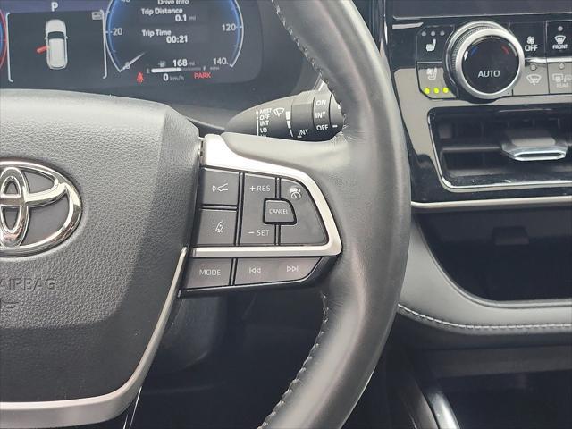 used 2023 Toyota Highlander car, priced at $33,978