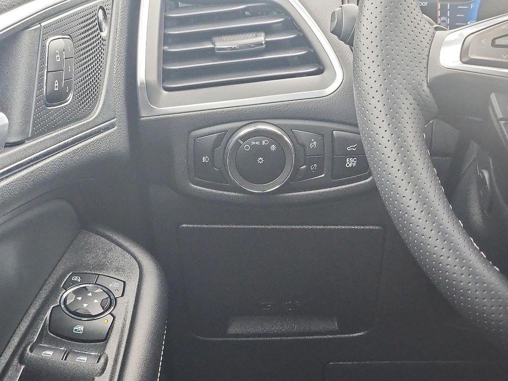 used 2024 Ford Edge car, priced at $37,978