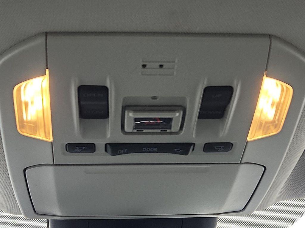 used 2021 Toyota Highlander car, priced at $28,999