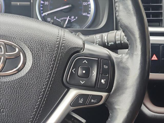used 2018 Toyota Highlander car, priced at $26,778