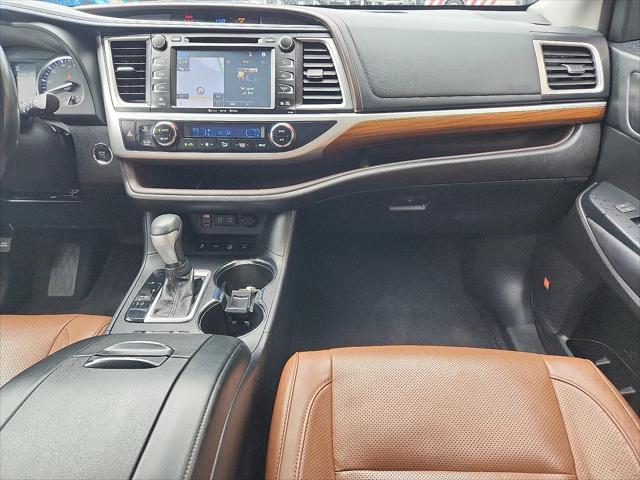 used 2018 Toyota Highlander car, priced at $26,778