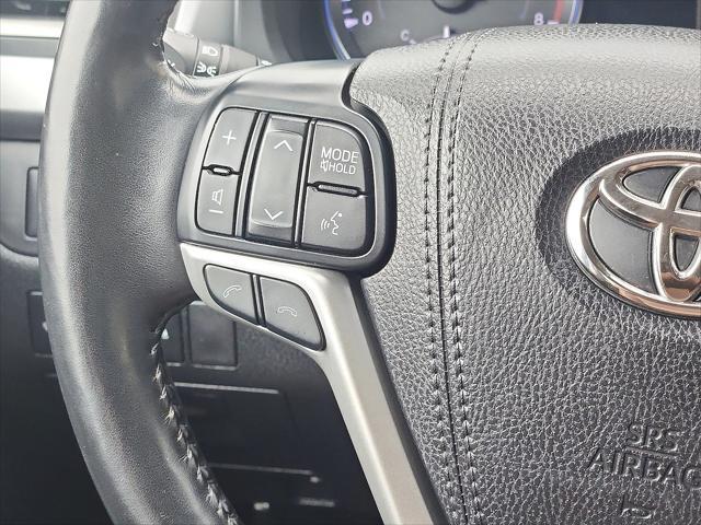 used 2018 Toyota Highlander car, priced at $26,778