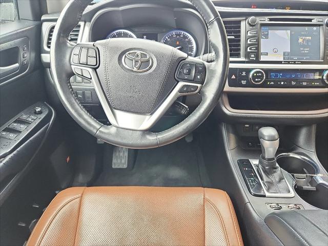 used 2018 Toyota Highlander car, priced at $26,778
