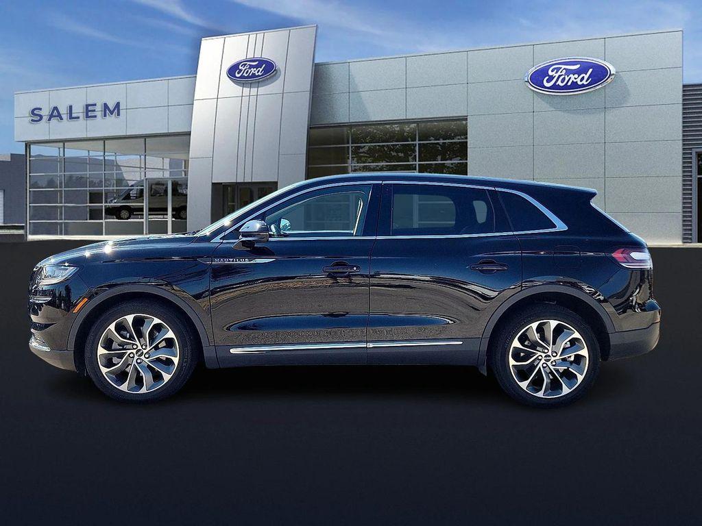 used 2022 Lincoln Nautilus car, priced at $32,499