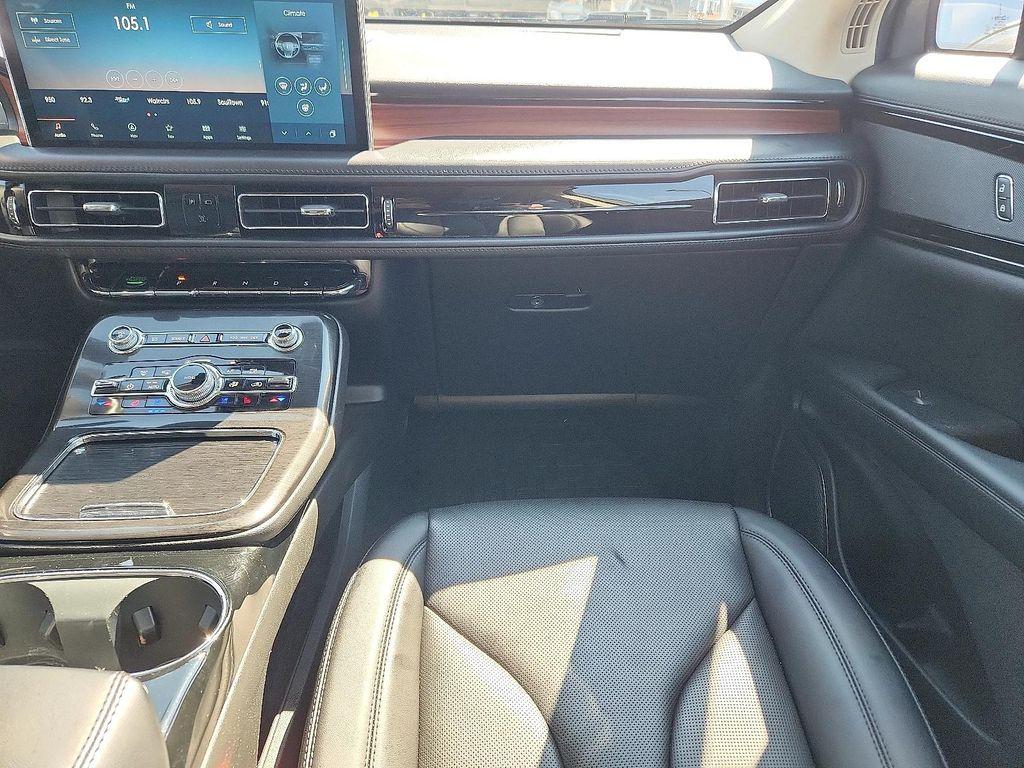 used 2022 Lincoln Nautilus car, priced at $32,499