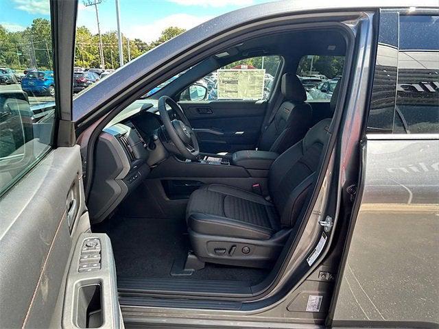 new 2025 Nissan Pathfinder car, priced at $39,073