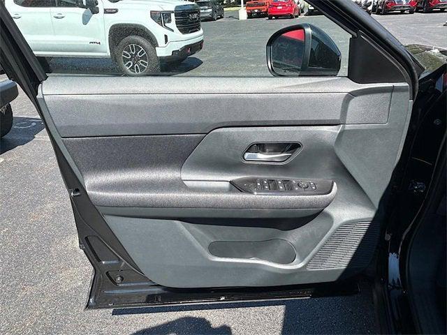 new 2025 Nissan Kicks car, priced at $28,918