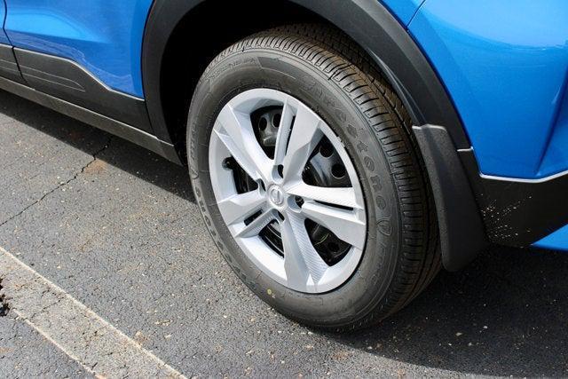 new 2025 Nissan Kicks car, priced at $23,179