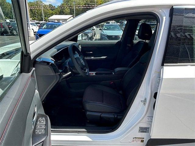 new 2025 Nissan Kicks car, priced at $29,998