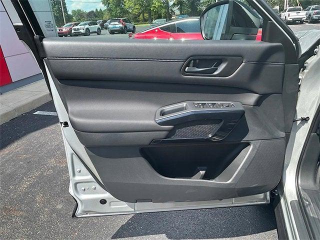 new 2025 Nissan Pathfinder car, priced at $40,360
