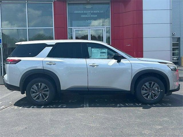 new 2025 Nissan Pathfinder car, priced at $40,360