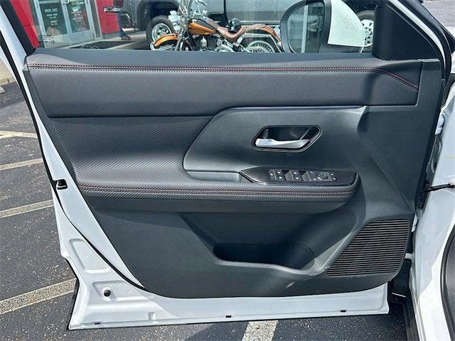 new 2025 Nissan Kicks car, priced at $31,076