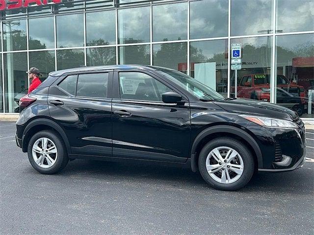new 2025 Nissan Kicks car, priced at $23,257