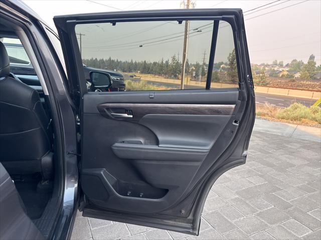 used 2021 Toyota Highlander Hybrid car, priced at $42,990