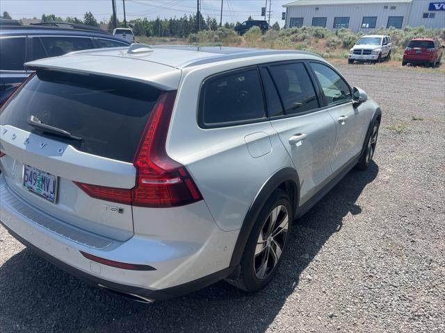 used 2020 Volvo V60 Cross Country car