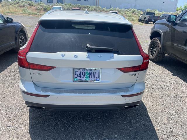 used 2020 Volvo V60 Cross Country car