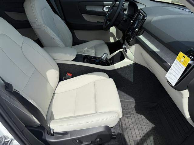 new 2025 Volvo XC40 car, priced at $48,315