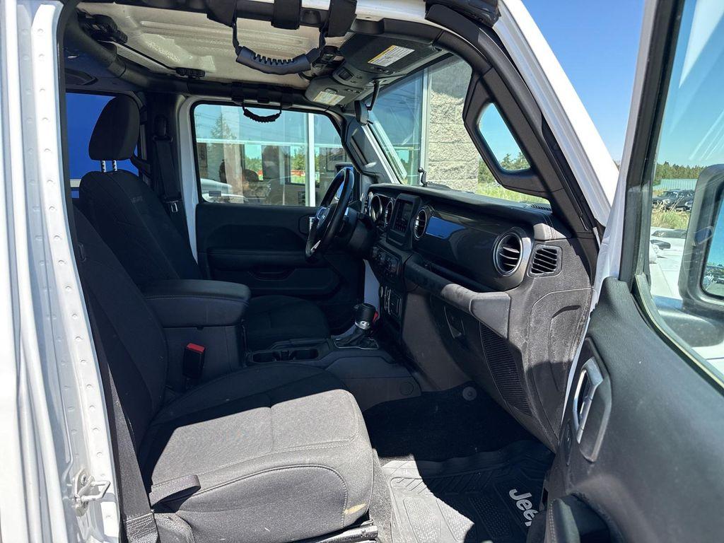 used 2021 Jeep Gladiator car, priced at $33,190