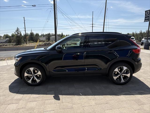 new 2025 Volvo XC40 car