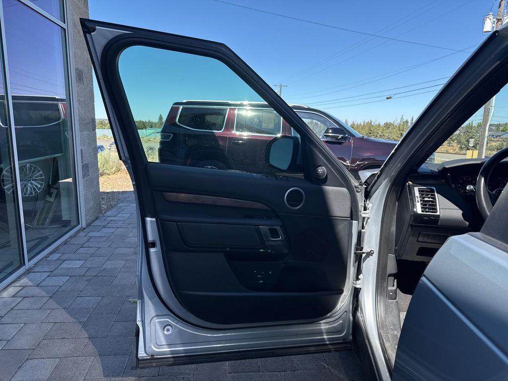 used 2019 Land Rover Discovery car, priced at $21,290