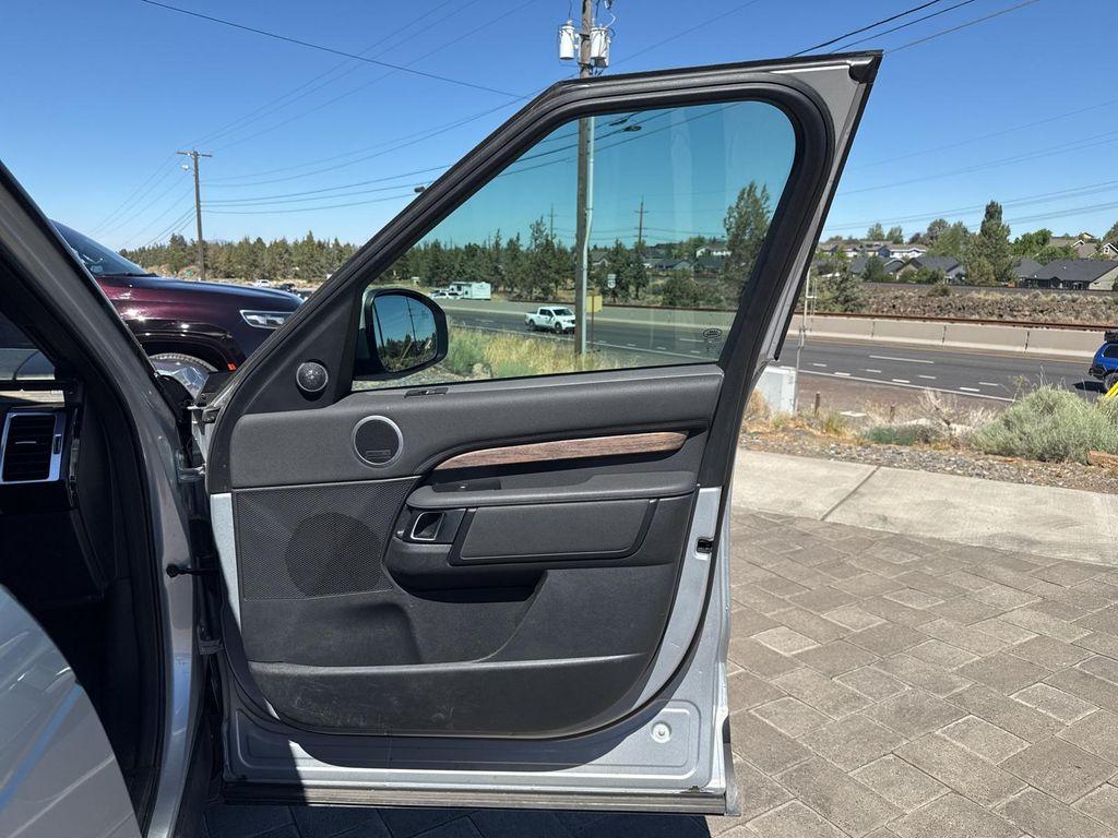 used 2019 Land Rover Discovery car, priced at $21,290