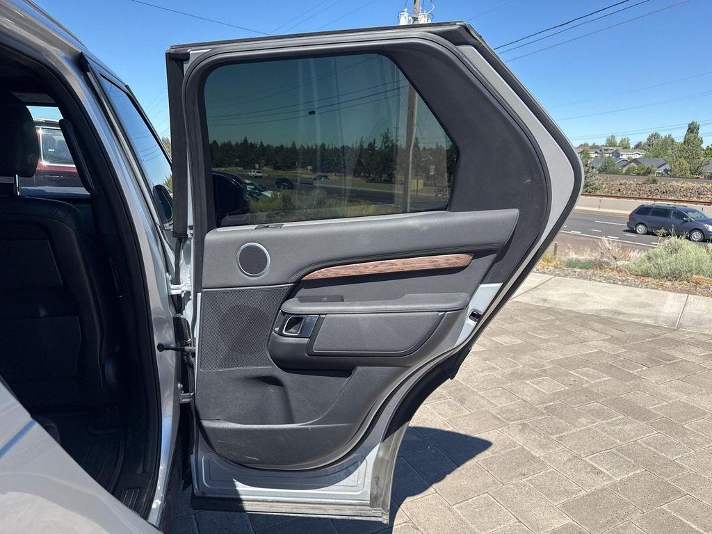 used 2019 Land Rover Discovery car, priced at $21,290