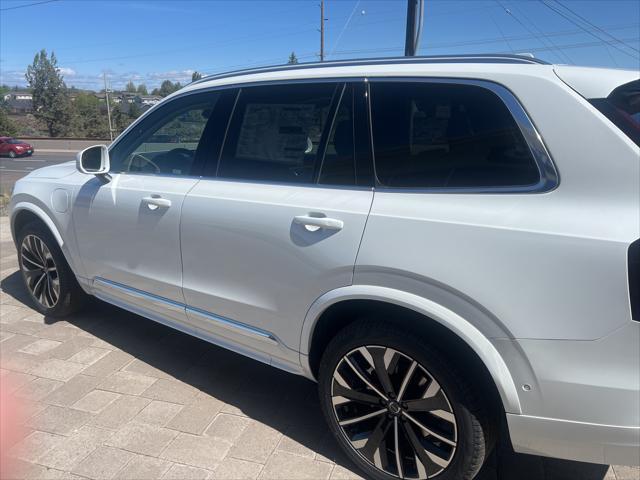 new 2025 Volvo XC90 Plug-In Hybrid car