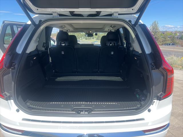 new 2025 Volvo XC90 Plug-In Hybrid car