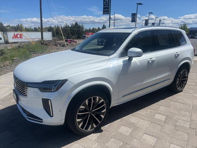 new 2025 Volvo XC90 Plug-In Hybrid car