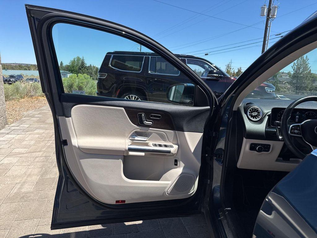 used 2021 Mercedes-Benz GLA 250 car, priced at $23,690