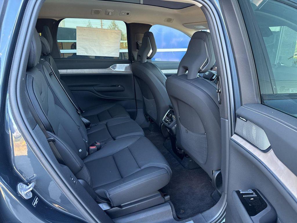 new 2025 Volvo EX90 car, priced at $91,367