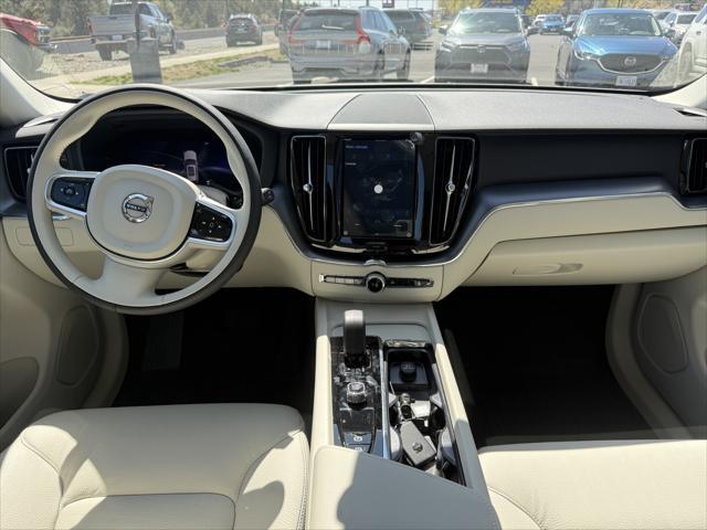 new 2025 Volvo XC60 car