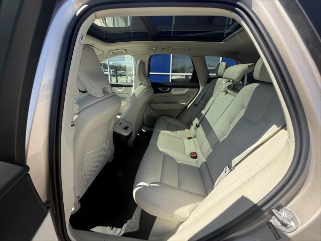 new 2025 Volvo XC60 car