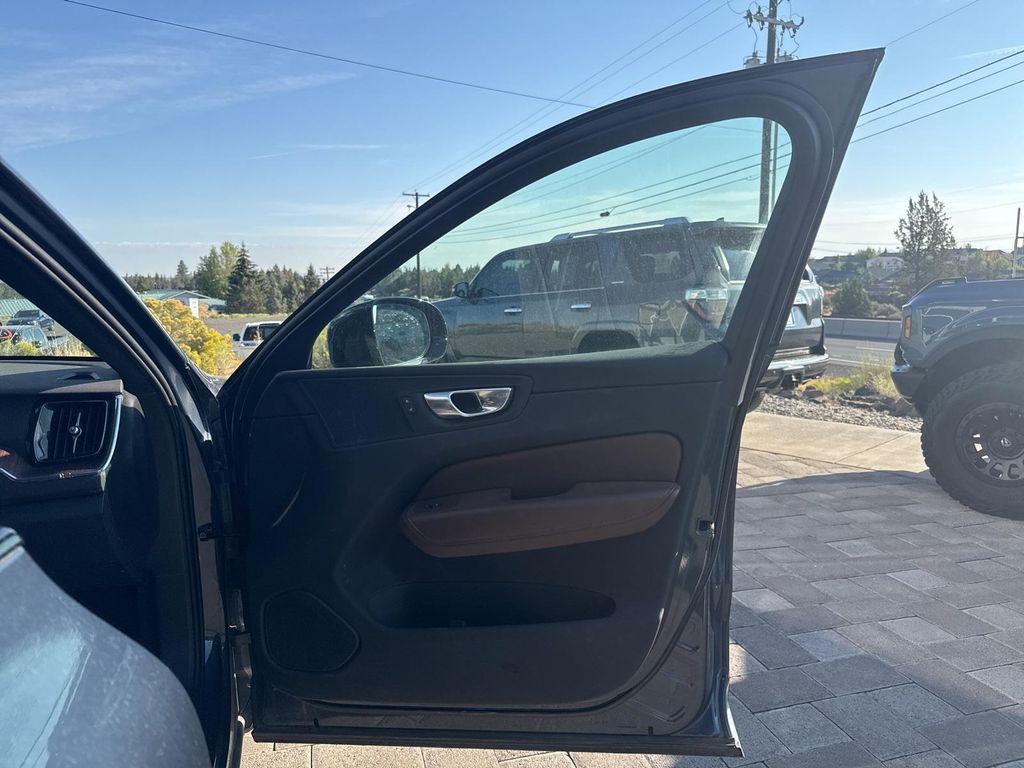 used 2023 Volvo XC60 car, priced at $39,490