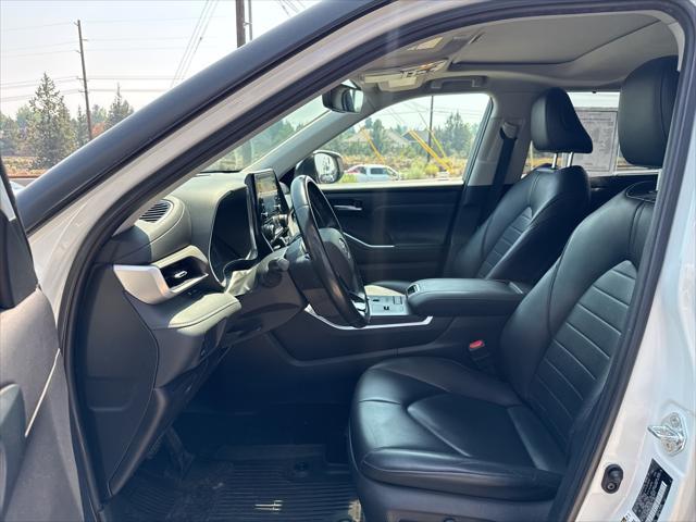 used 2021 Toyota Highlander Hybrid car, priced at $33,995
